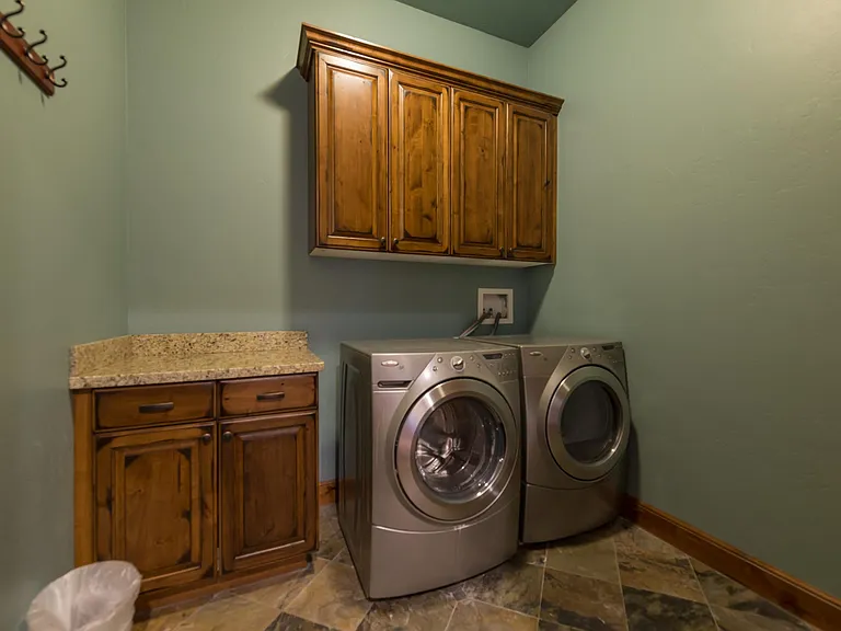 931 Meadowlark Ln — Photo 21