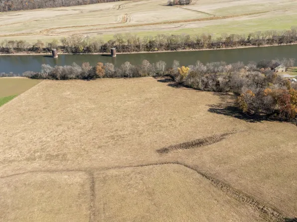 1429 Jones Rd S, Charlotte, TN 37036