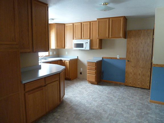 2nd image of 340 Woodlawn Ave