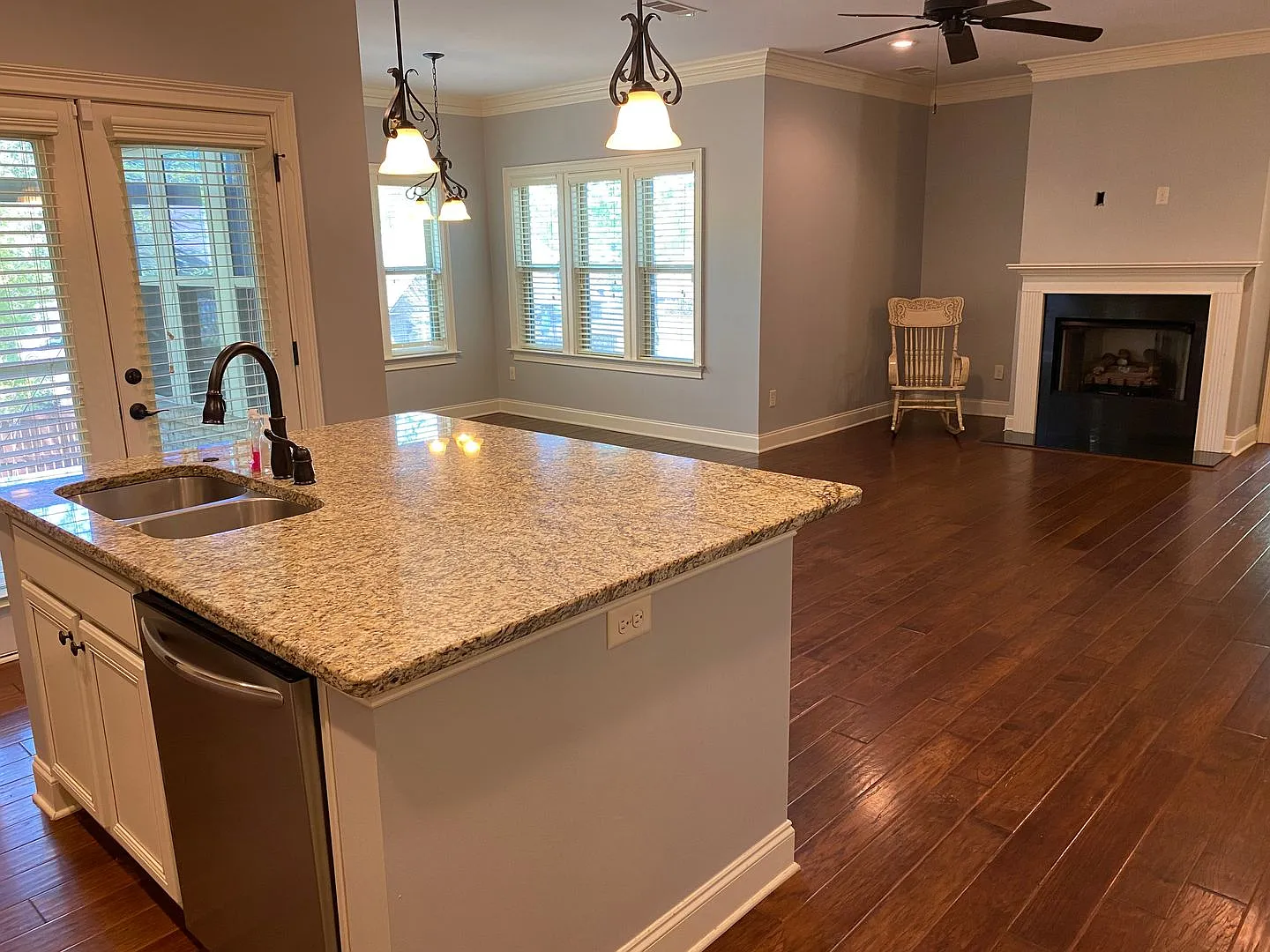 1828 Seagrave Court — Photo 3