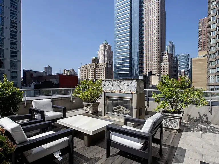 247 W 46th St #2705 — Photo 11