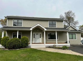 2312 Louis Kossuth Ave, Ronkonkoma, NY 11779