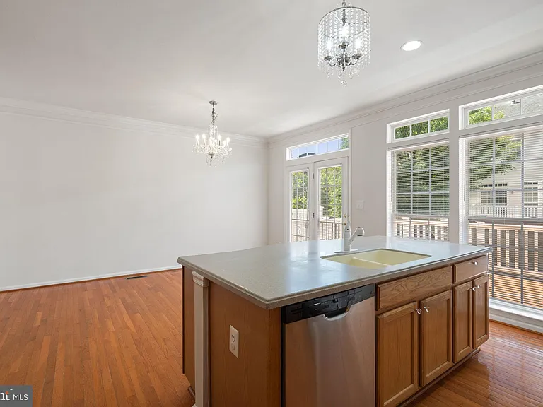 2225 Potomac Club Pkwy — Photo 7