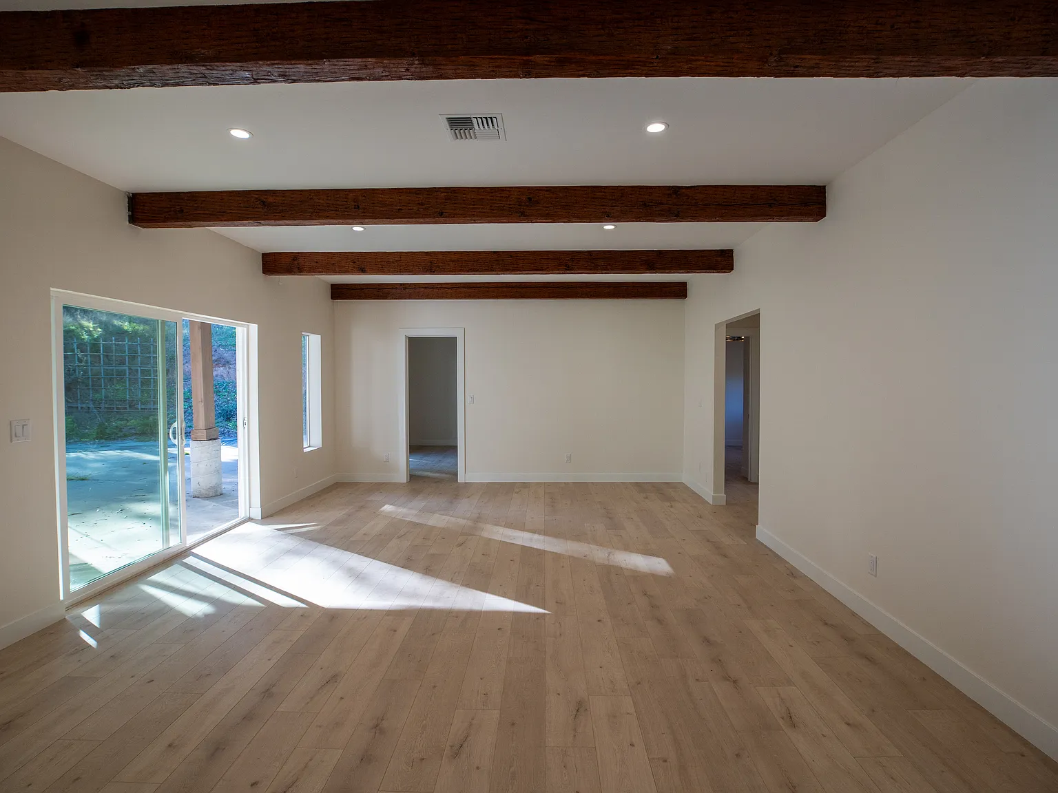 384 Crazy Horse Canyon Rd — Photo 4