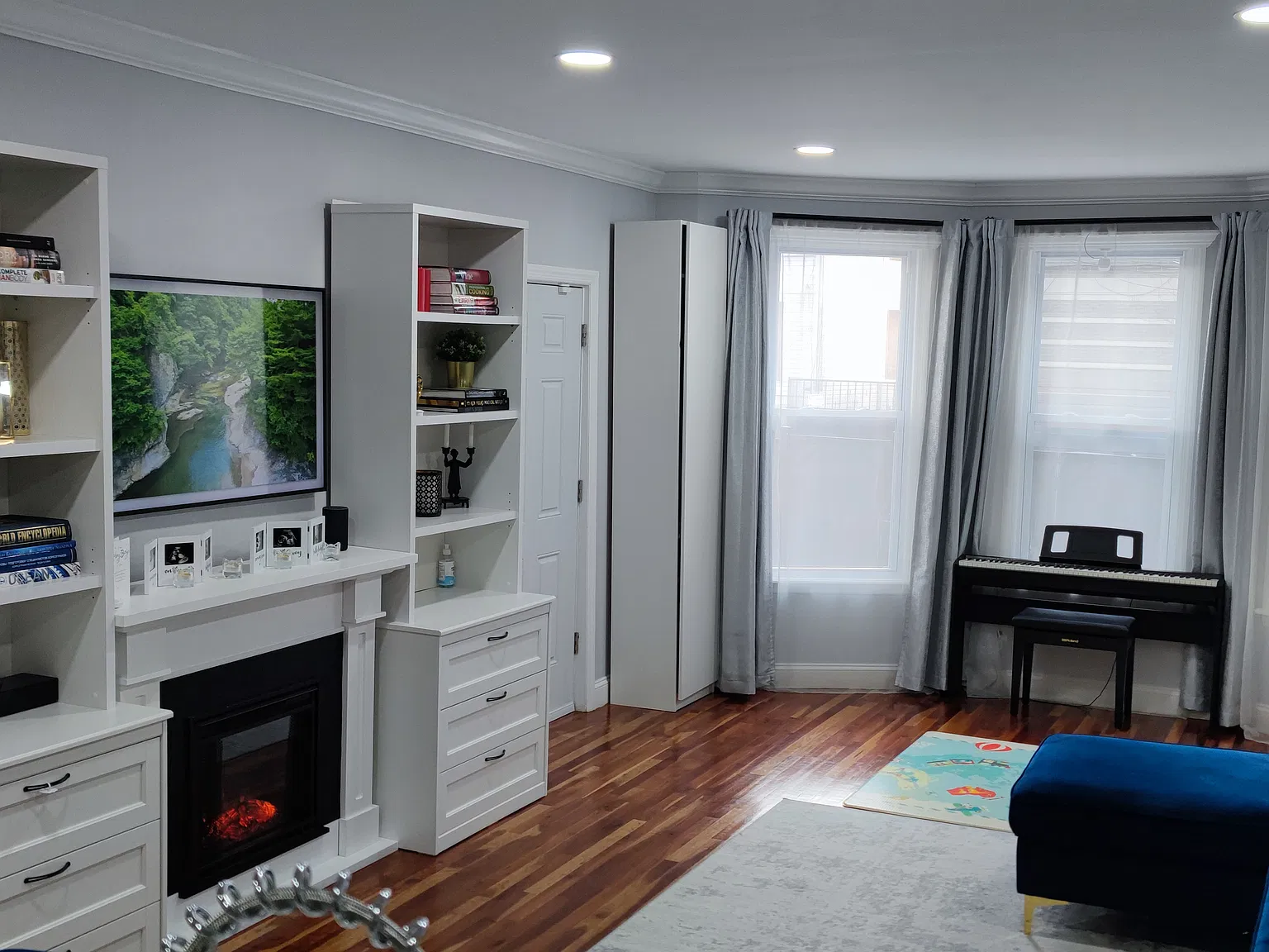 3 bed, 2200 sqft, $3,600 — Photo 2