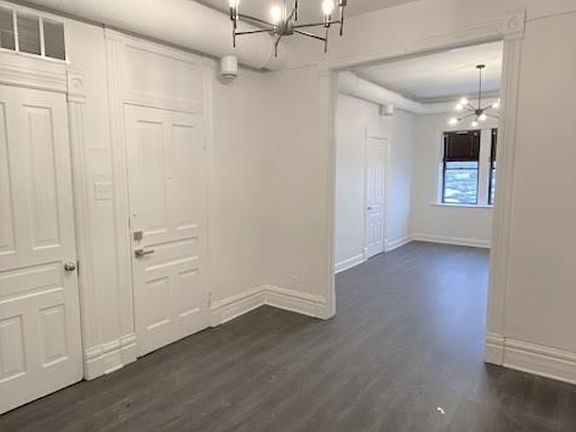 4th image of 1331 N Ashland Ave APT 2F