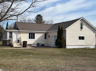 1130 Dandy St, Cadillac, MI 49601