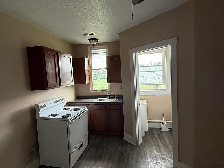 4059 Lower Valley Pike #4 — Photo 10