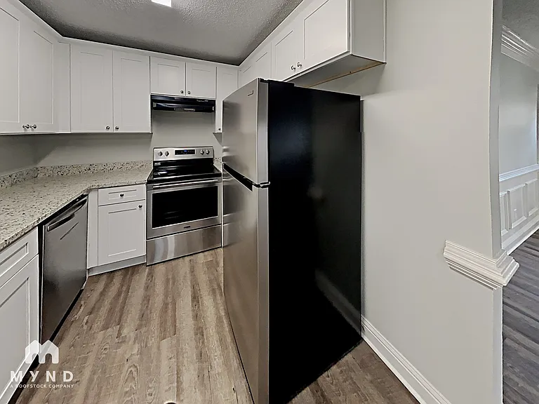 585 Oak Way — Photo 5