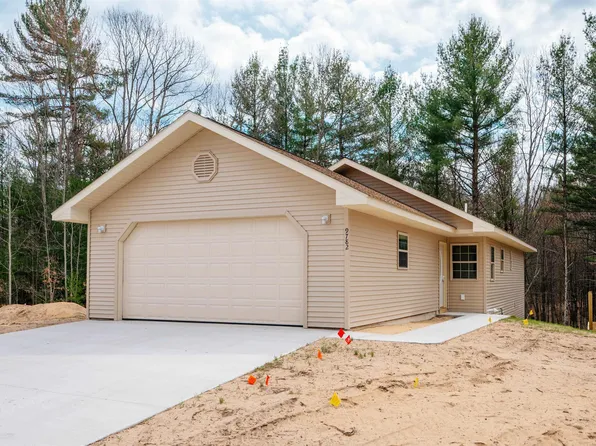 9782 Deer Track Ct #5, Interlochen, MI 49643