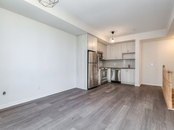 4th image of 1120 Briar Hill Ave Unit C305