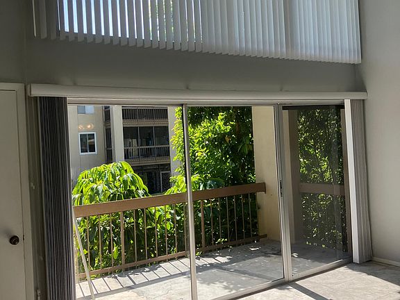 3rd image of 556 Orange Dr APT 21