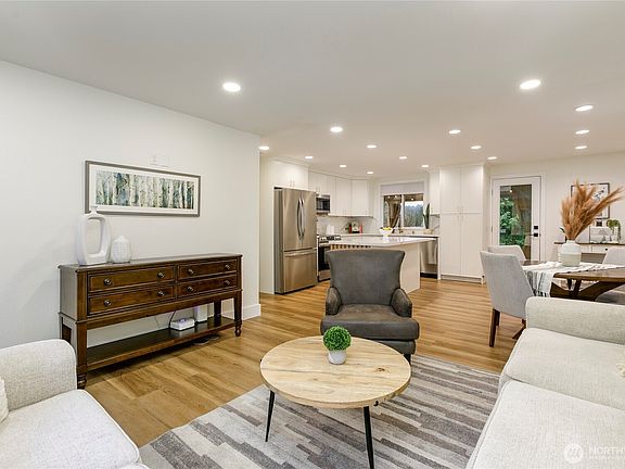 5th image of 20323 12th Drive SE