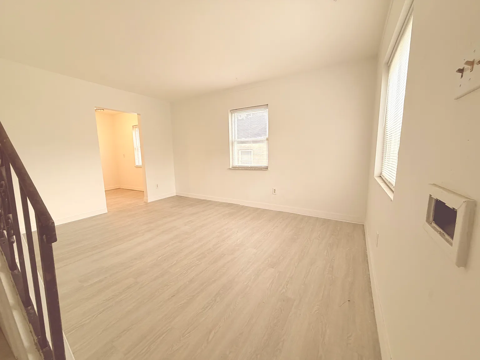 2 bed, 1000 sqft, $1,350 — Photo 1
