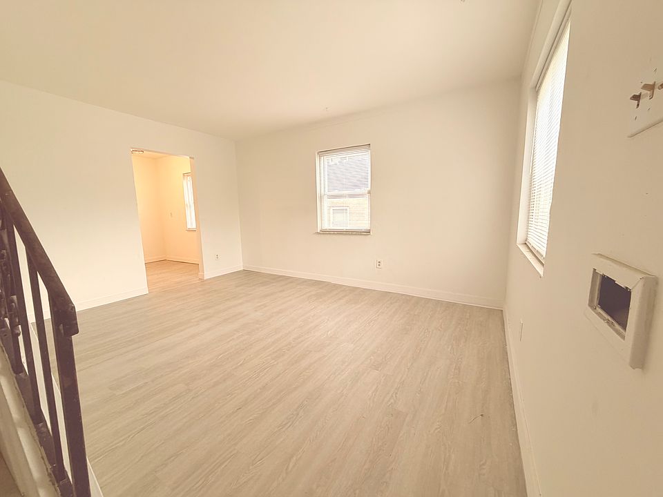 1st image of 1747 Grand Ave