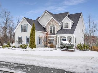 63 Post Rd, Hooksett, NH 03106