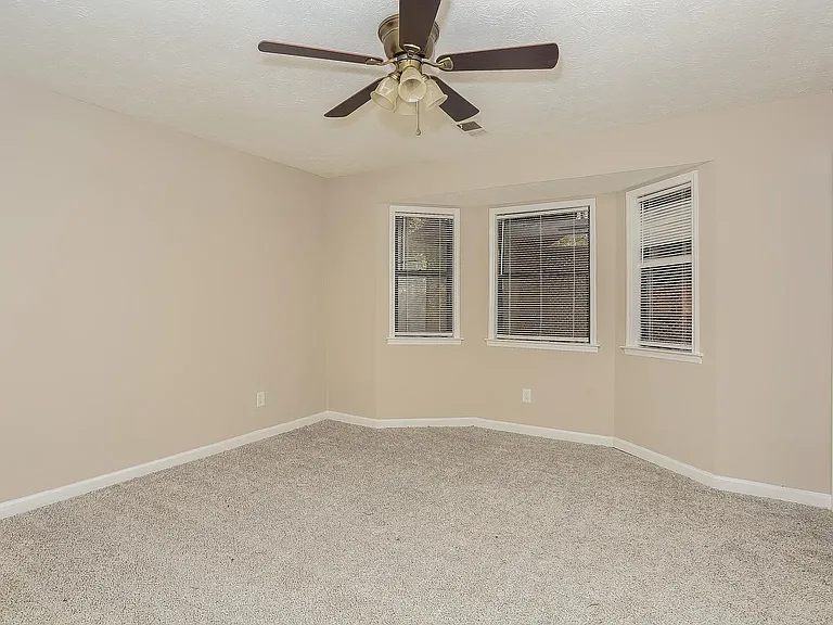 150 Spring Valley Cir — Photo 11