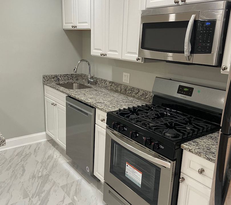 1st image of 4569 Macarthur Blvd NW APT 301