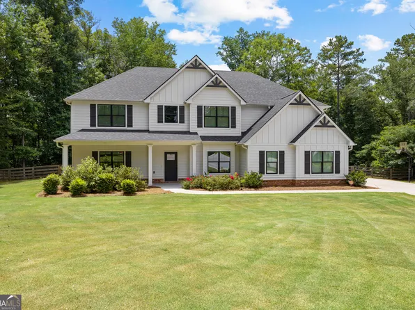 135 Jessica Ct, Fayetteville, GA 30215