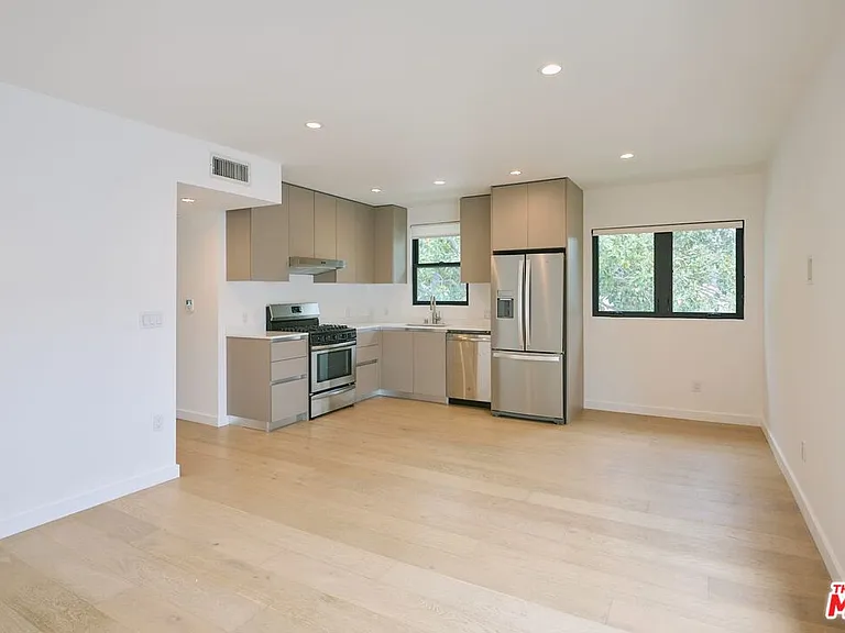 11785 Gateway Blvd #2 — Photo 15