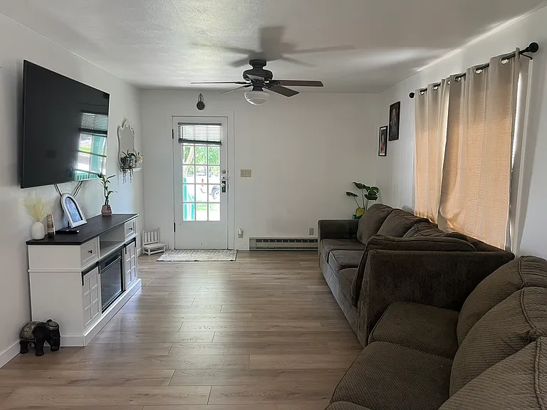 245 N Harris Ave — Photo 3