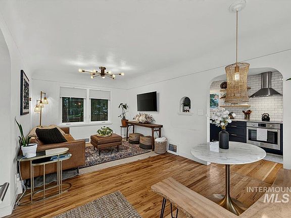 5th image of 2521 W Jefferson St