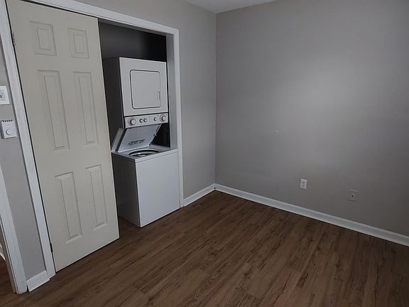 4th image of 9528 4th Bay St #2