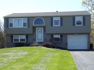 526 Bills Rd, Macedon, NY 14502