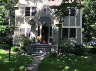 1018 Chester Park Dr, Duluth, MN 55812