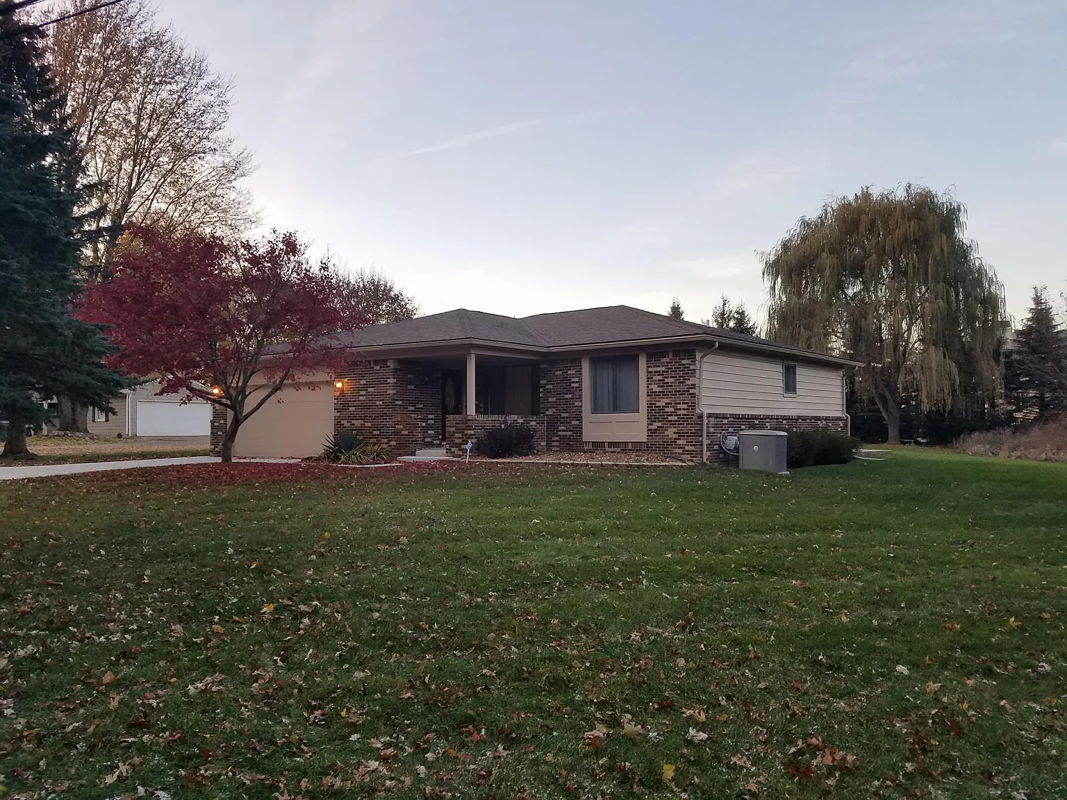 3 bed, 1.5 bath, 3400 sqft, $3,000 — Photo 4