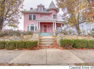 289 N Broad St, Carlinville, IL 62626