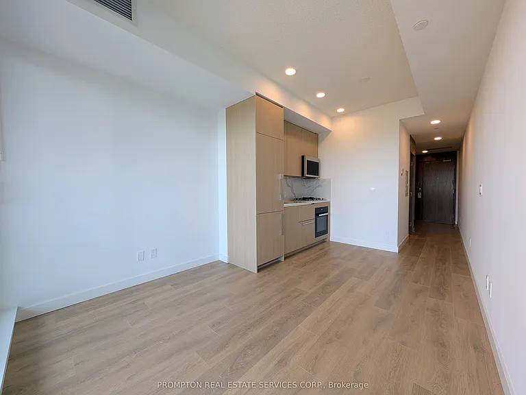 18 Esther Shiner Blvd #2207 — Photo 8