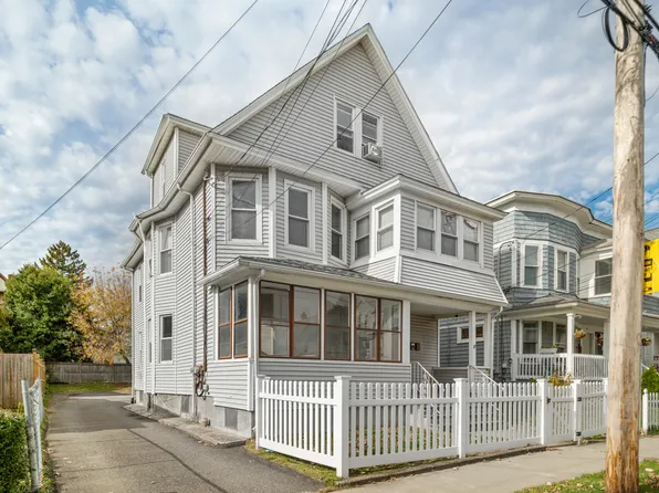 73 Pixlee Pl, Bridgeport, CT 06610