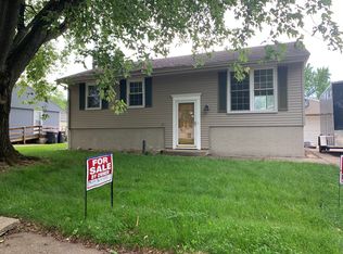 1831 Columbus Dr, Pekin, IL 61554
