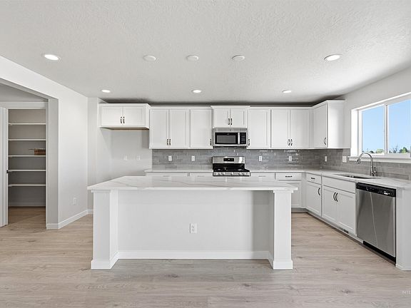 2nd image of 17606 Moon Ridge Pl