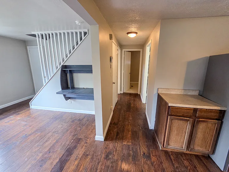 151 Mahoning Dr — Photo 10