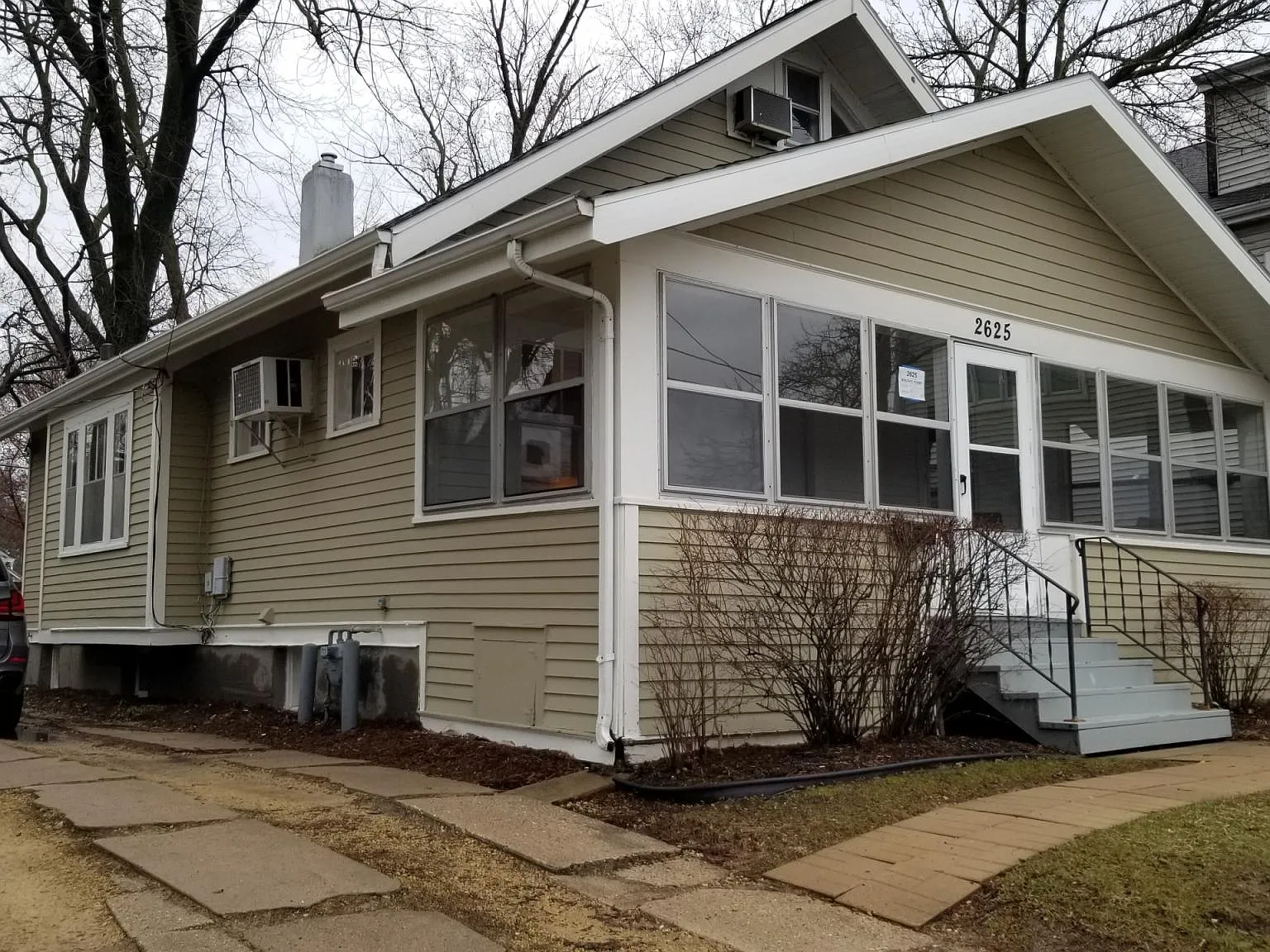 3 bed, 1556 sqft, $3,050 — Photo 2