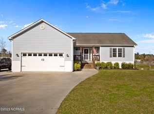 180 Pelletier Loop Rd, Peletier, NC 28584