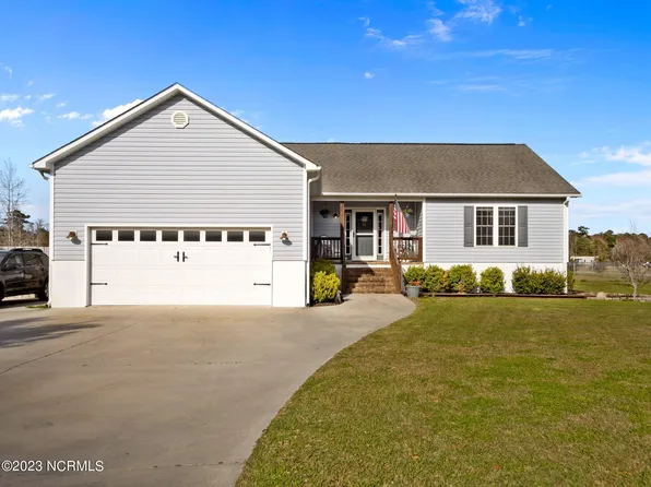 180 Pelletier Loop Road, Swansboro, NC 28584