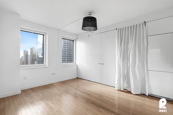 Rented by REZI | media 2