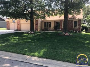 3311 SE Meadowview Dr, Topeka, KS 66605