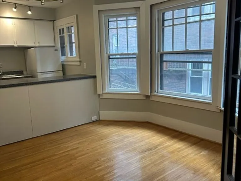 37 Vick Park #B — Photo 6