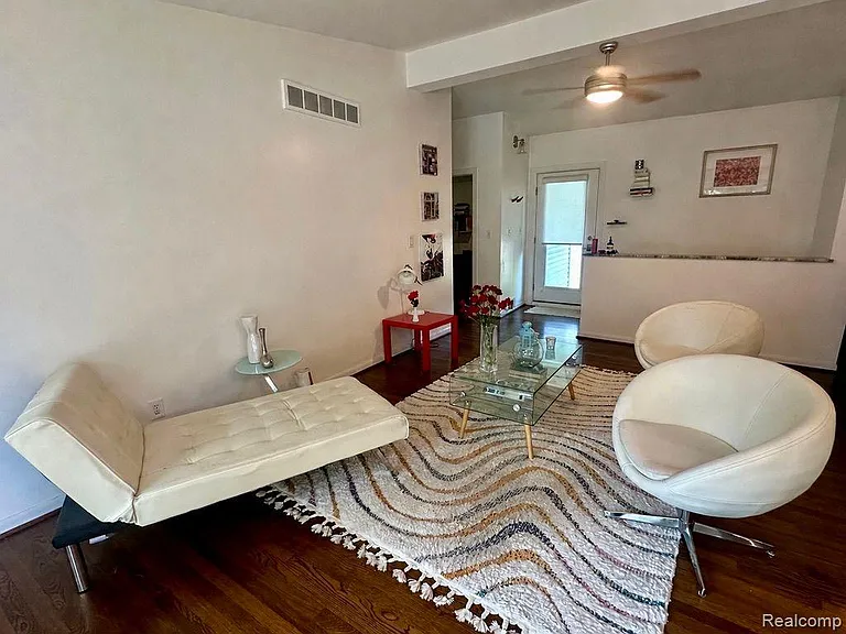 1085 Brooklawn Dr — Photo 7