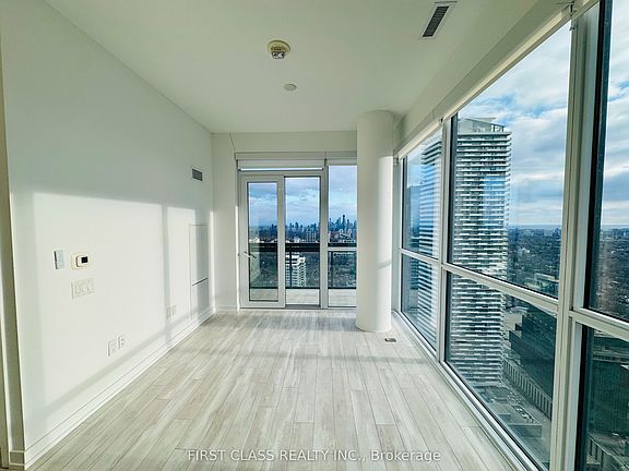 3rd image of 39 Roehampton Ave #3905