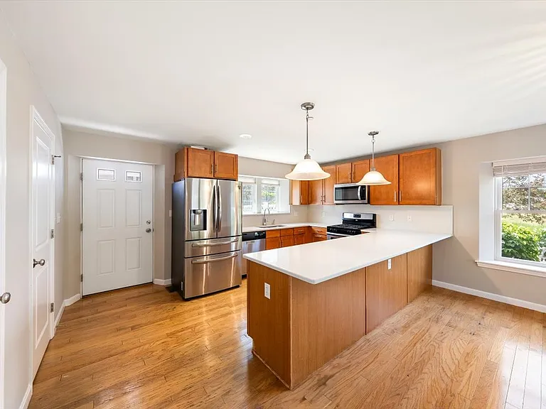 6 Bates St #A — Photo 9
