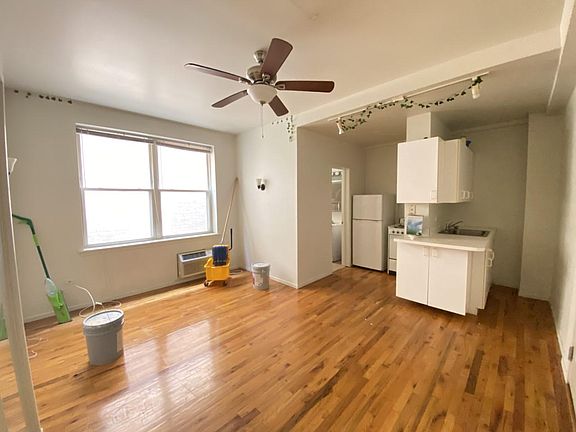 5th image of 5959-63 N Kenmore Ave #304