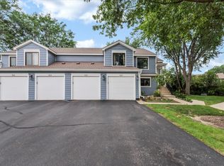 912 Manchester Cir, Schaumburg, IL 60193