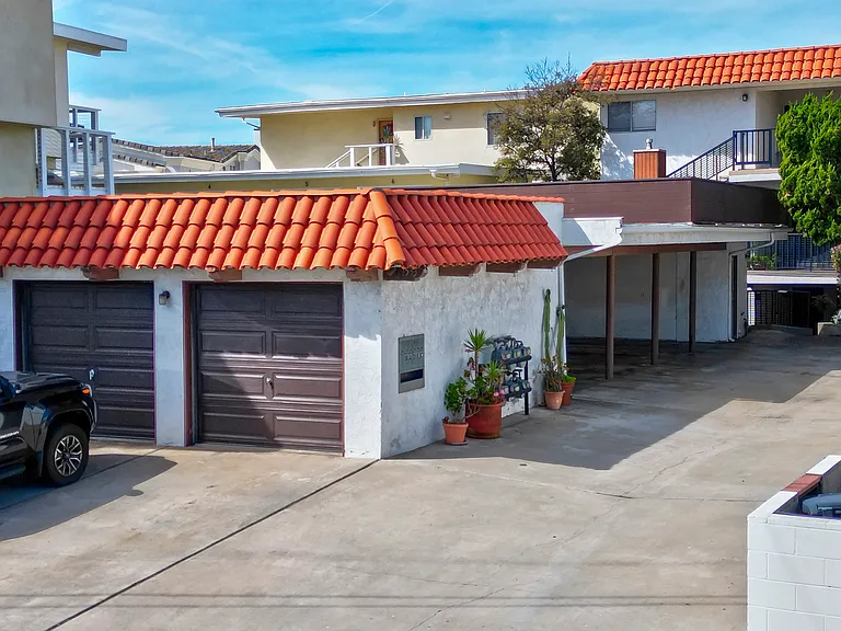 1533 Buena Vis #A — Photo 5