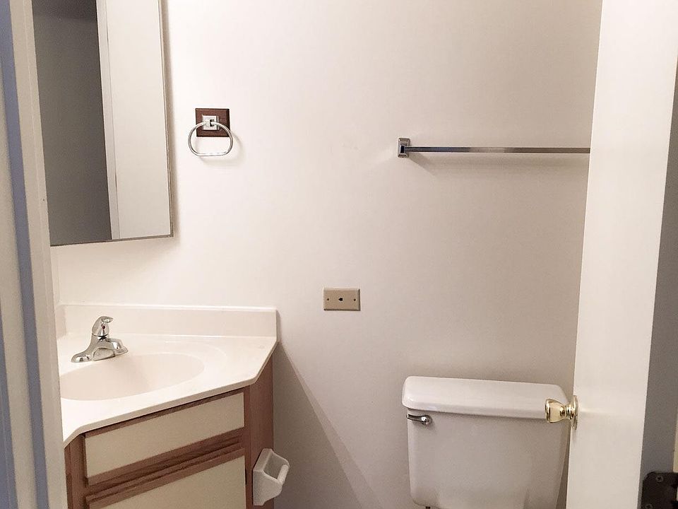 2nd image of 117 Turtle Creek Rd APT 8