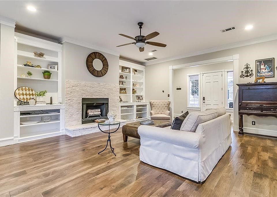 1st image of 2805 Lakemont Dr